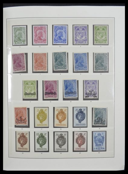 Stamp collection 33140 Liechtenstein 1912-1990.