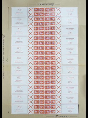 Stamp collection 33700 Netherlands stampbooklets specimen.