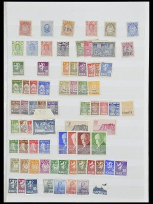 Stamp collection 33872 Norway 1878-1995.