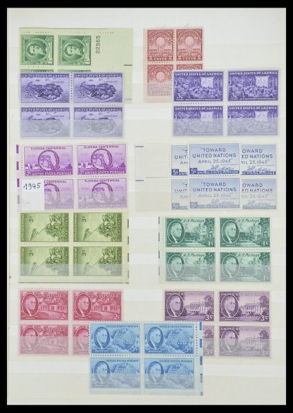 Stamp collection 33933 USA MNH 1945-1996.